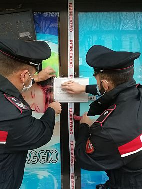 I carabinieri metto i sigilli